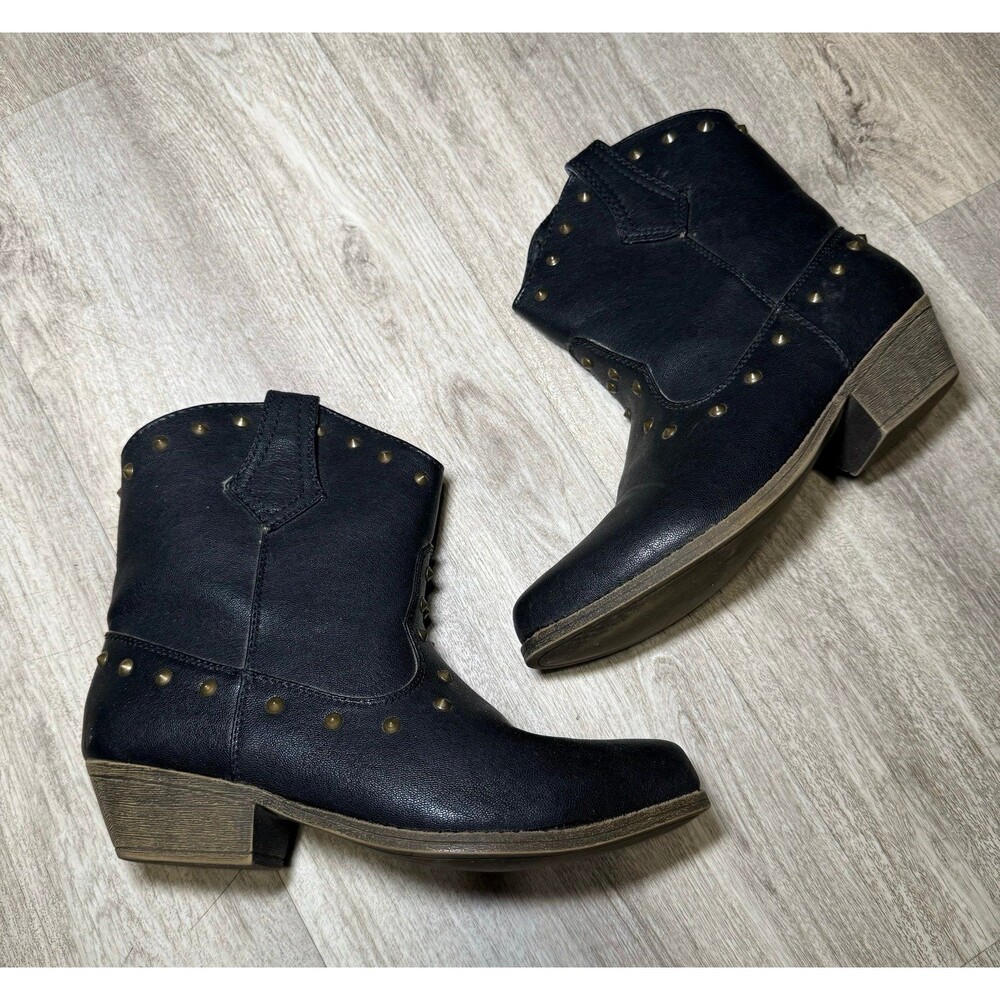 Size 8 women’s rampage boots like new western style